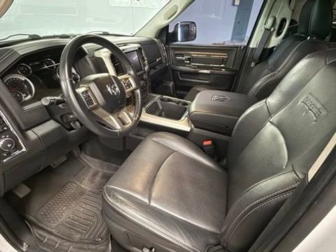 Used 2015 RAM 1500 Laramie w/ Convenience Group AWD/4WD image 17