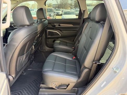 Used 2022 Kia Telluride EX w/ EX Premium Package image 9