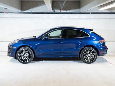 Certified 2026 Porsche Macan AWD/4WD image 2