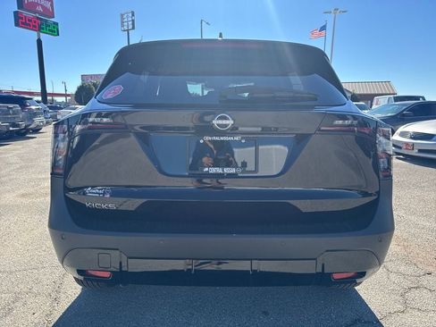 New 2026 Nissan Kicks SV image 4