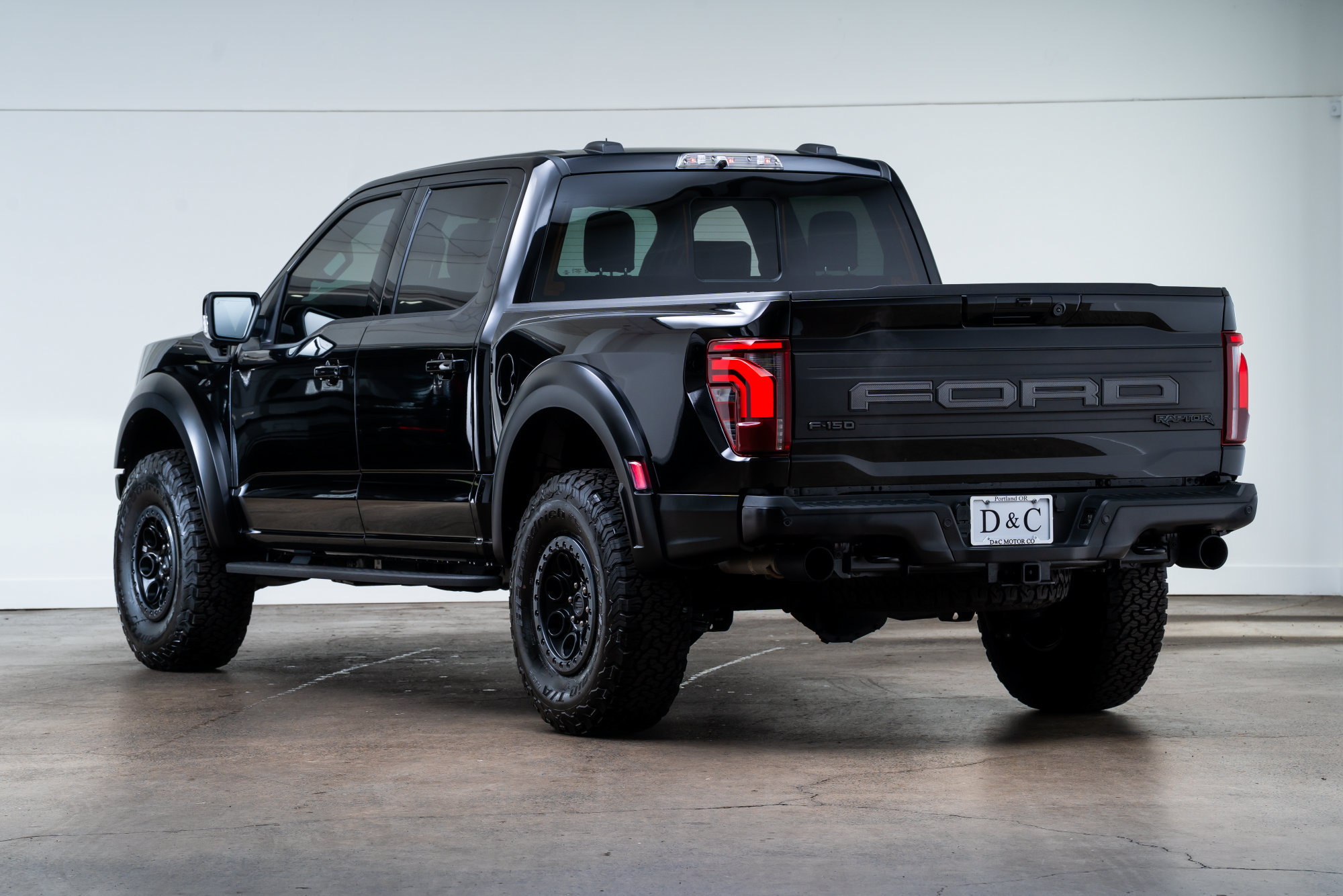 Used 2025 Ford F150 Raptor AWD/4WD image 5
