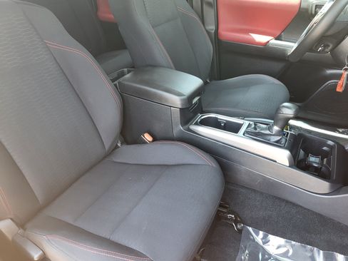 Certified 2019 Toyota Tacoma SR5 RWD image 11