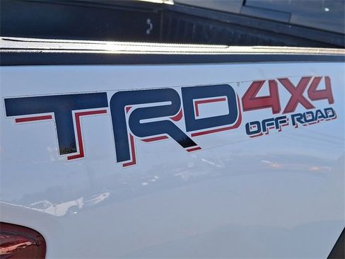 Used 2019 Toyota Tacoma TRD Off-Road image 32