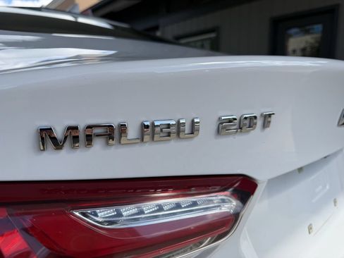 Used 2020 Chevrolet Malibu Premier FWD image 19