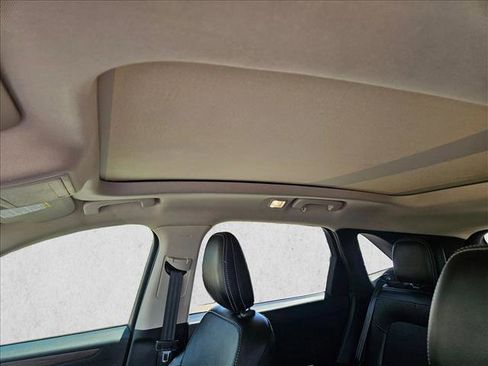 Used 2020 Ford Escape Titanium AWD/4WD image 16