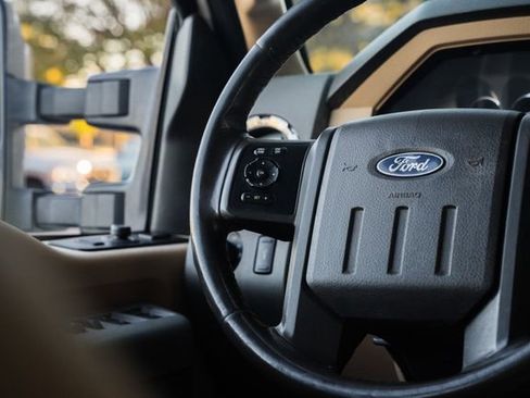 Used 2011 Ford F350 Lariat image 43