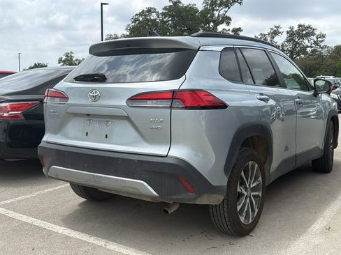 Used 2025 Toyota Corolla Cross XLE image 4