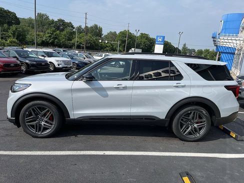 New 2026 Ford Explorer ST w/ Sun And Sound Package AWD/4WD image 5