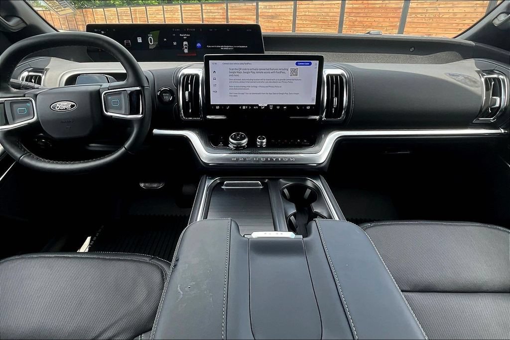 New 2026 Ford Expedition Platinum w/ Stealth Appearance Package AWD/4WD image 5