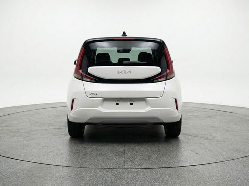 Used 2025 Kia Soul LX w/ LX Technology Package image 7