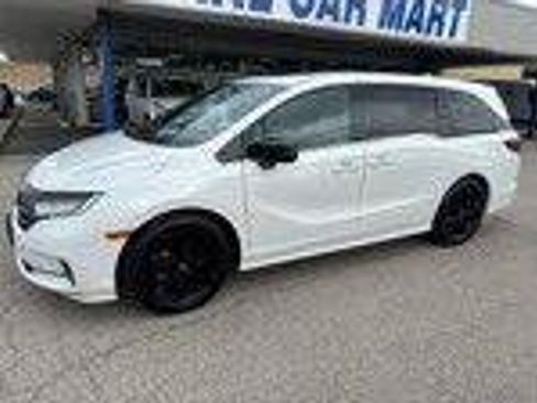 Used 2023 Honda Odyssey Sport image 2