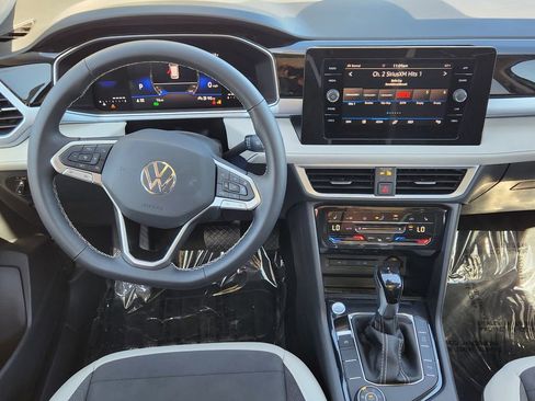 New 2026 Volkswagen Taos SE AWD/4WD image 3