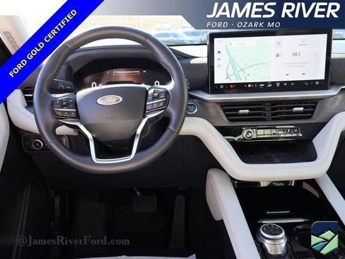 Certified 2025 Ford Explorer Platinum w/ LUX Leather Package image 20