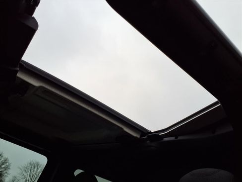 New 2026 Jeep Gladiator Sport image 7