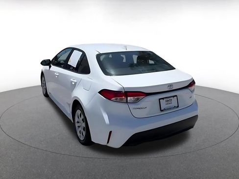 Used 2025 Toyota Corolla LE FWD image 11