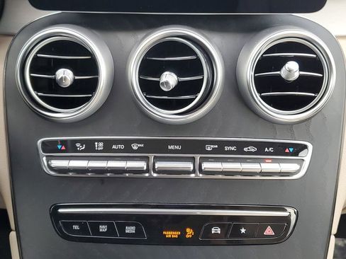 Used 2022 Mercedes-Benz GLC 300 w/ Premium Package Lite image 33