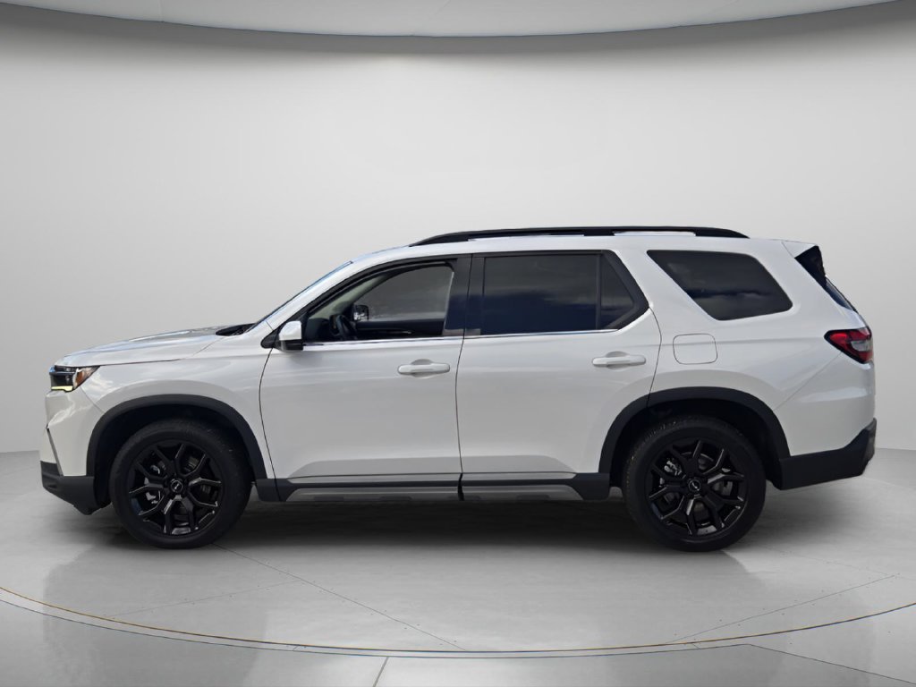 Certified 2025 Honda Pilot Touring image 4