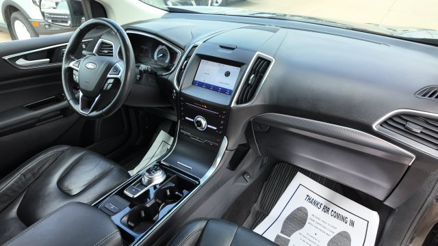 Used 2019 Ford Edge Titanium w/ Cold Weather Package AWD/4WD image 17