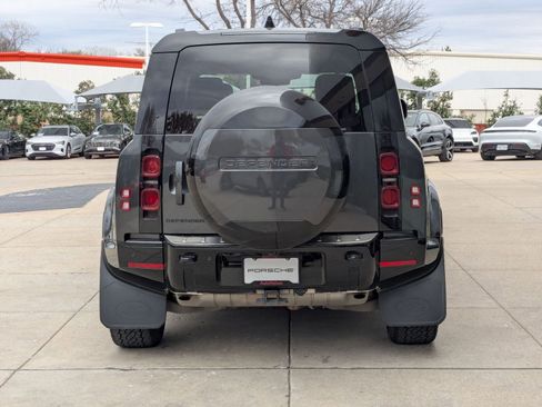 Used 2024 Land Rover Defender 110 X-Dynamic SE image 10