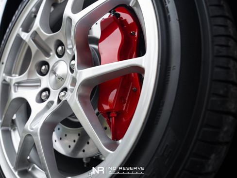 Used 2006 Ford GT image 25