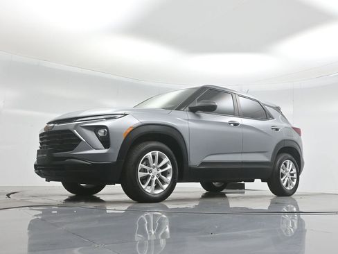 Used 2024 Chevrolet TrailBlazer LS image 45