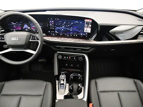 Used 2025 Audi Q5 Premium w/ Convenience Package image 20