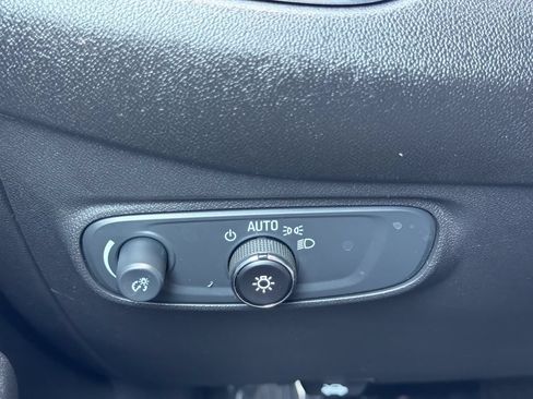 Used 2024 Chevrolet Equinox LT FWD image 12