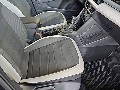 New 2026 Volkswagen Taos SE AWD/4WD image 13