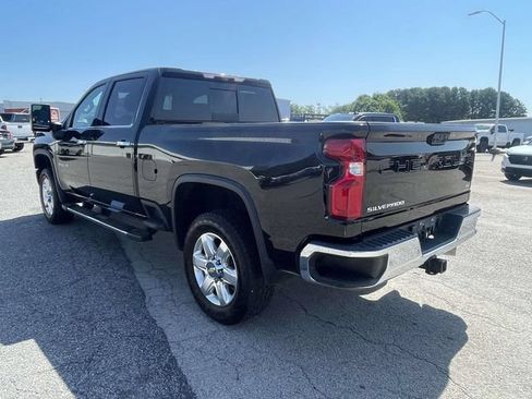 Used 2022 Chevrolet Silverado 2500 LTZ w/ LTZ Premium Package AWD/4WD image 6