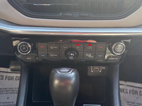 Used 2024 Jeep Compass Limited AWD/4WD image 18