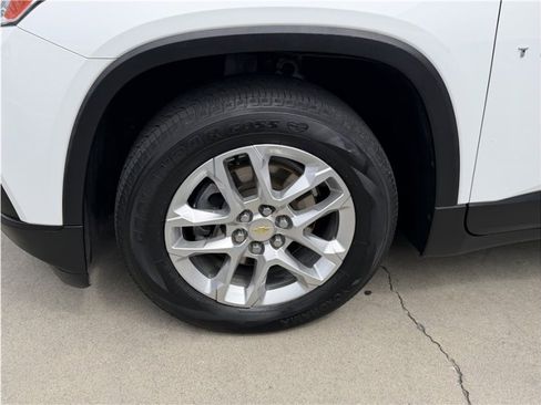 Used 2020 Chevrolet Traverse LS FWD image 58
