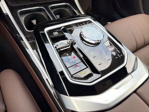 New 2026 BMW i7 xDrive60 image 16