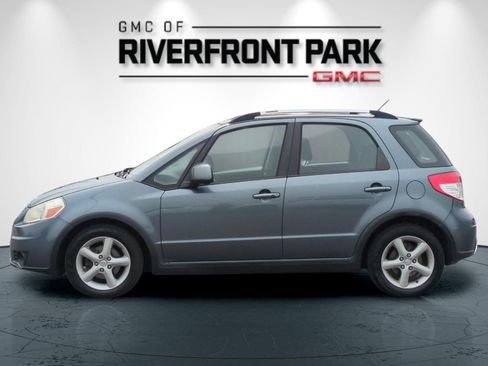 Used 2009 Suzuki SX4 AWD Hatchback w/ Touring Pkg image 6