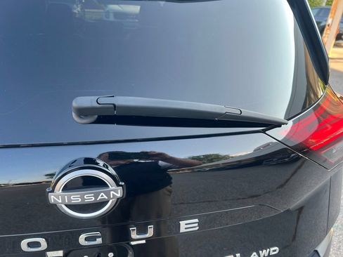 Used 2023 Nissan Rogue SL w/ SL Premium Package AWD/4WD image 35