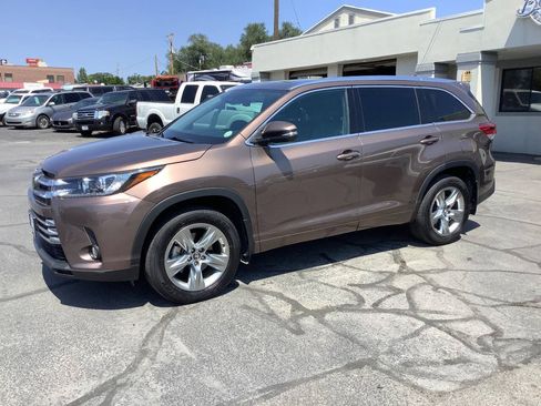Used 2017 Toyota Highlander Limited AWD/4WD image 1