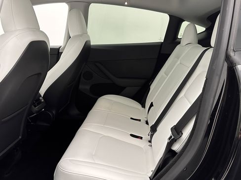 Used 2023 Tesla Model Y Long Range image 22