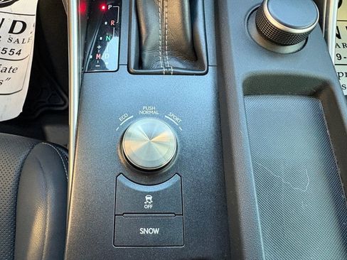Used 2019 Lexus IS 300 AWD image 34