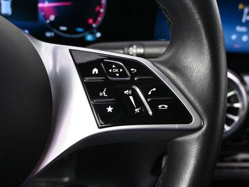 Used 2025 Mercedes-Benz GLA 250 4MATIC image 36