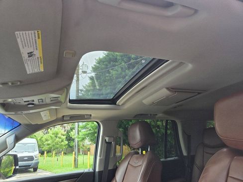 Used 2015 Cadillac Escalade Premium RWD image 12