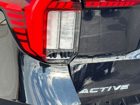 New 2026 Ford Explorer Active w/ Active Comfort Package image 27