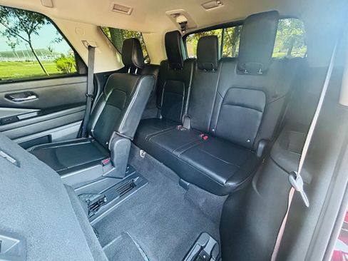 Used 2023 Nissan Pathfinder SL AWD/4WD image 13