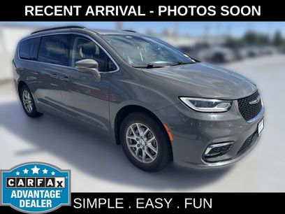 Used 2022 Chrysler Pacifica Touring-L