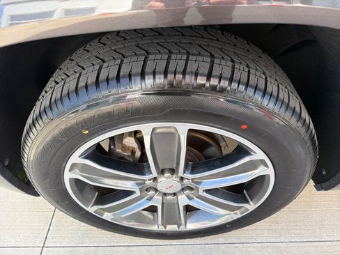 Used 2018 GMC Acadia Denali w/ Technology Package AWD/4WD image 10