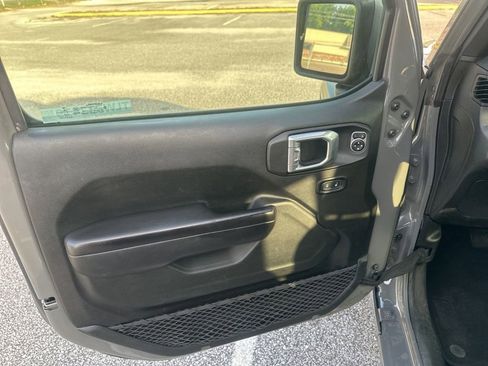 Used 2020 Jeep Wrangler Unlimited Sport AWD/4WD image 13