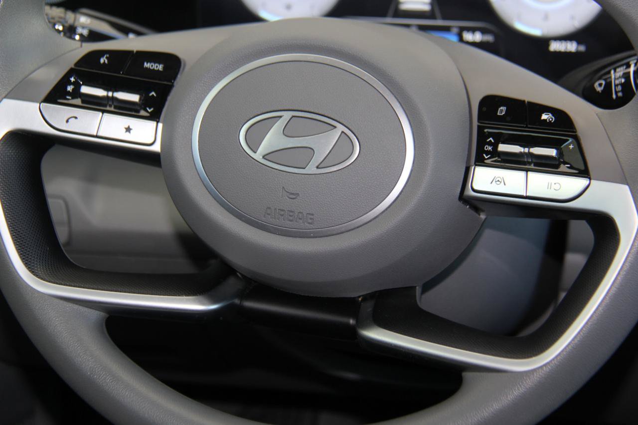 Used 2024 Hyundai Elantra SEL FWD image 19