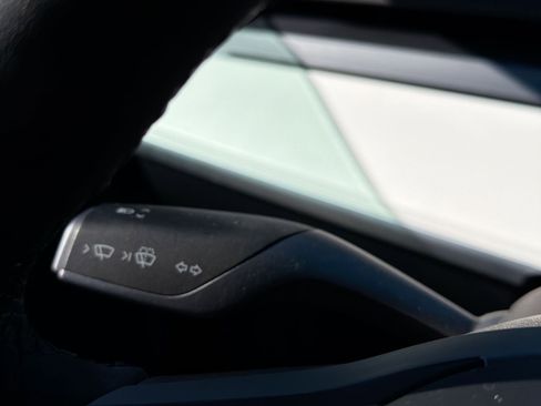 Used 2024 Tesla Model Y Performance AWD/4WD image 29