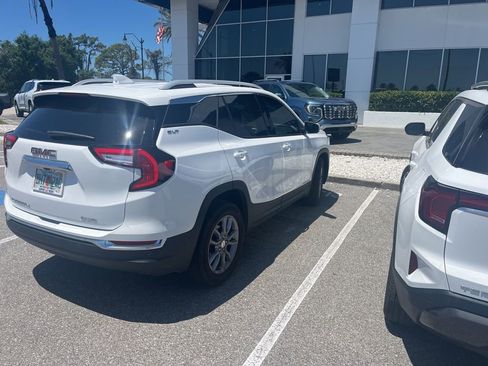 Used 2024 GMC Terrain SLT image 4