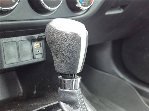 Used 2018 Toyota Corolla L FWD image 8