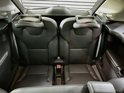 Used 2024 Volvo XC90 B5 Core AWD/4WD image 30