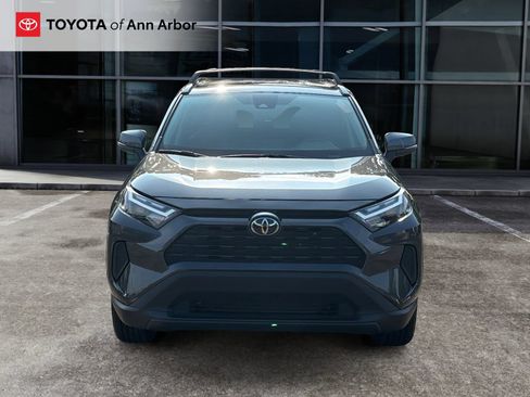 Used 2025 Toyota RAV4 XLE AWD/4WD image 12
